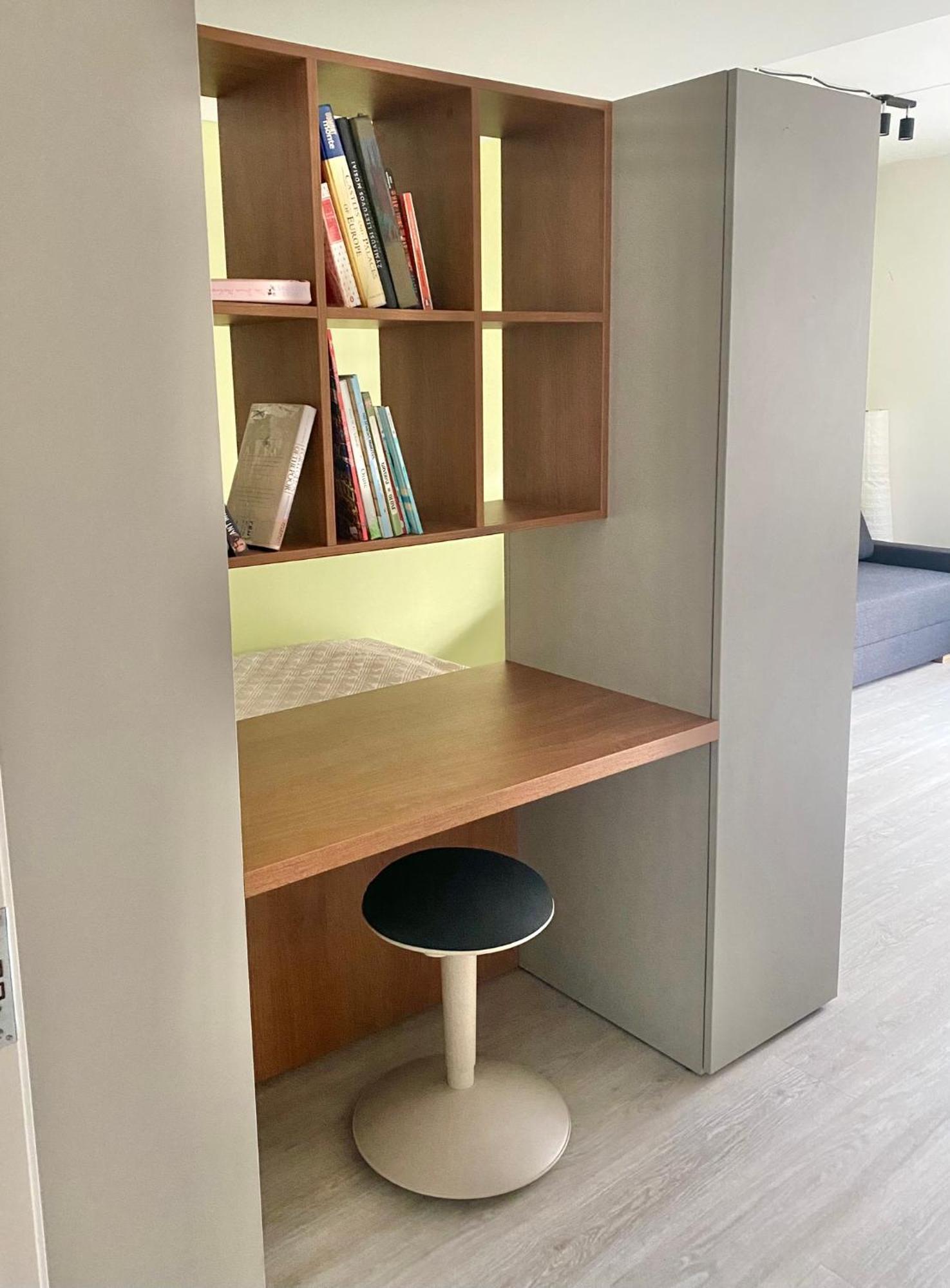 Apartament Modern & Cozy Gem - Spacious Retreat With Private Entrance *