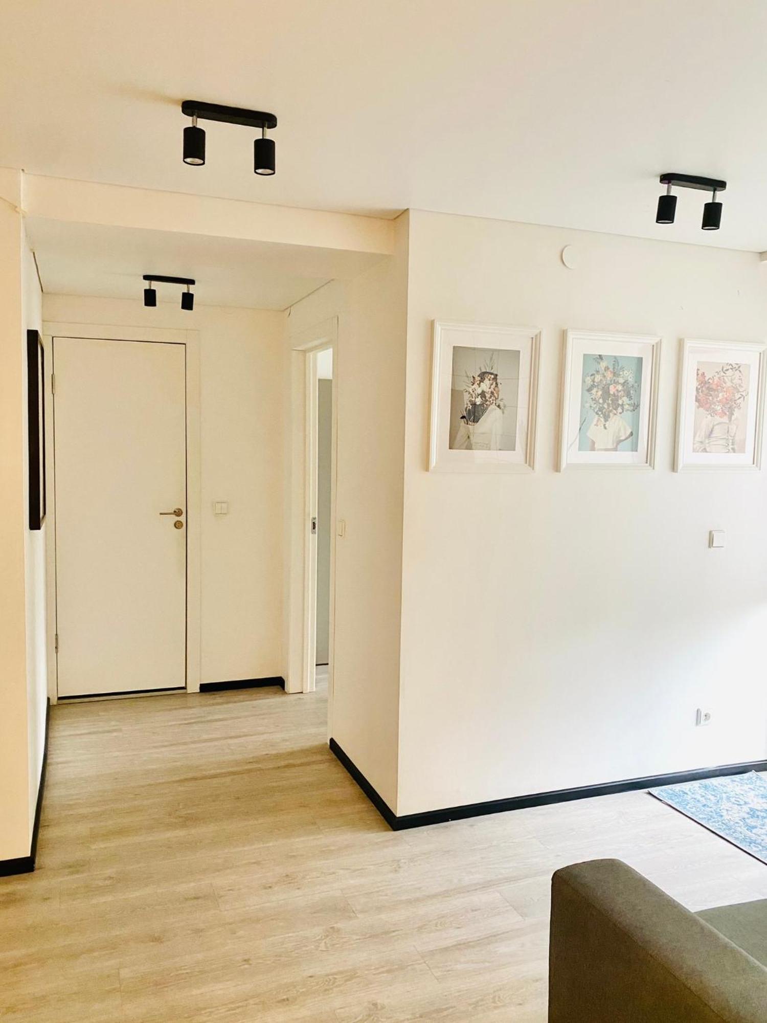 Modern & Cozy Gem - Spacious Retreat With Private Entrance * Vilnius